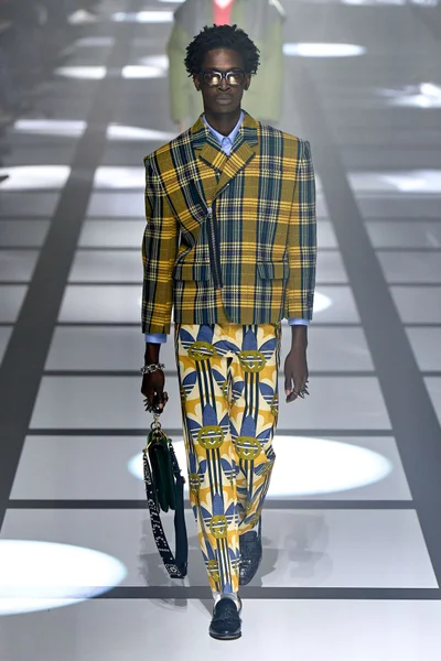 Look 24